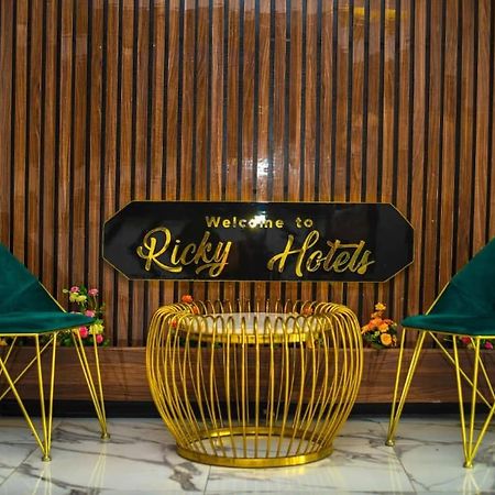 Ricky Hotels Ughelli Exterior foto