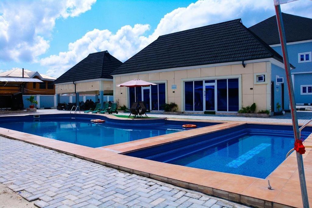 Ricky Hotels Ughelli Exterior foto