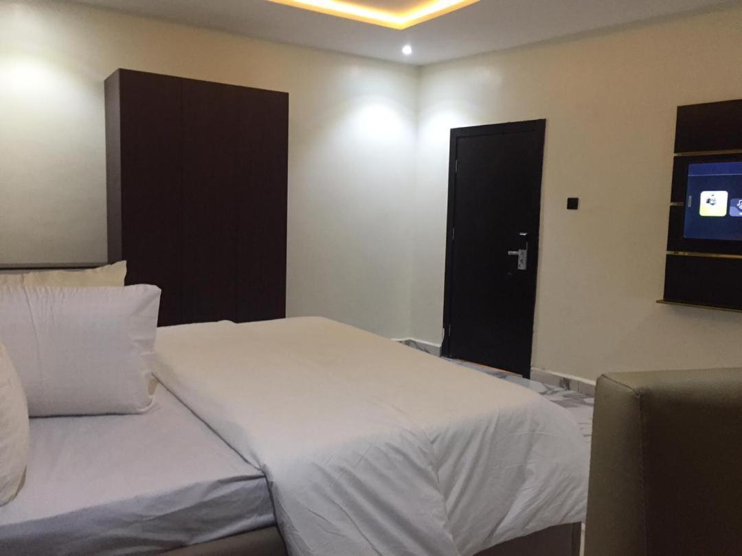 Ricky Hotels Ughelli Exterior foto