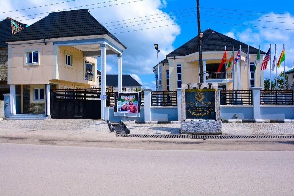 Ricky Hotels Ughelli Exterior foto